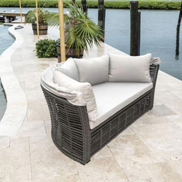 Gelli Outdoor Poolside Sunbed With Cushion Daybed