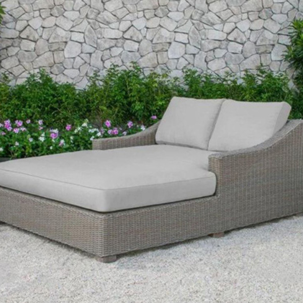 Leonardo Outdoor Poolside Sunbed With Cushion Daybed (Brown)