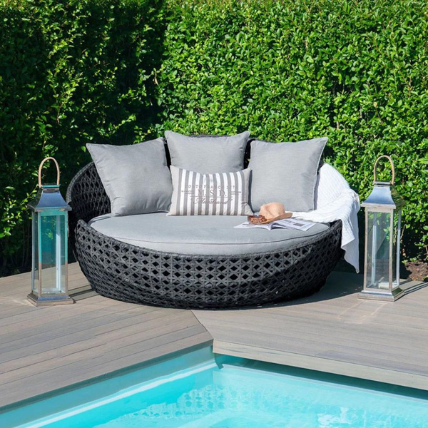 Vicenzo Outdoor Poolside Sunbed With Cushion Daybed (Grey)