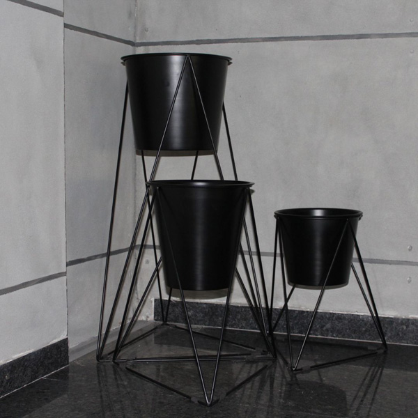 Planter with stand set of 3 ( Black)